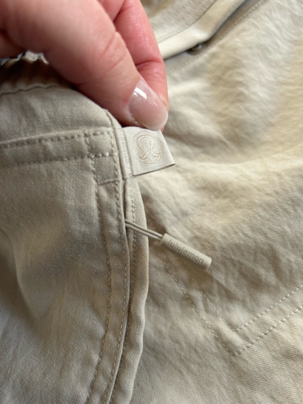Men’s lululemon lightweight shorts - Picture 3 of 6